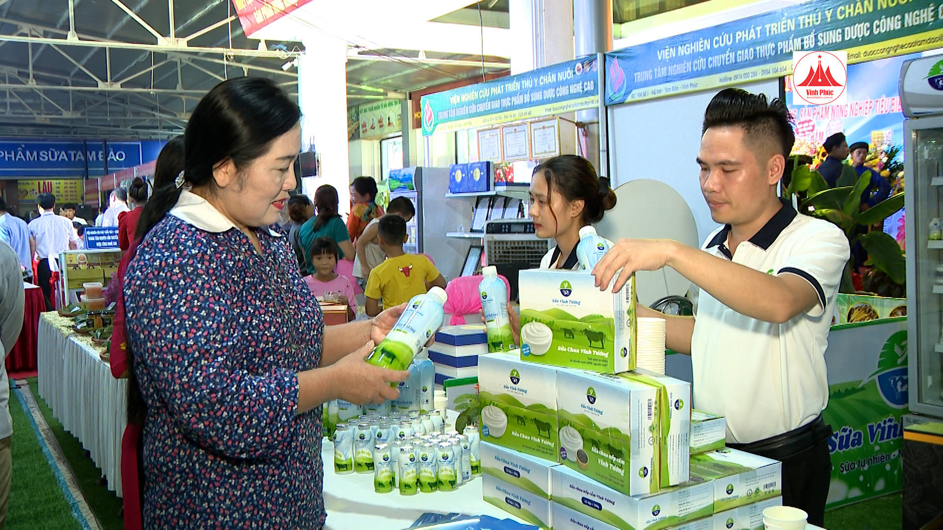 Quảng bá các sản phẩm nông nghiệp, công nghiệp nông thôn
