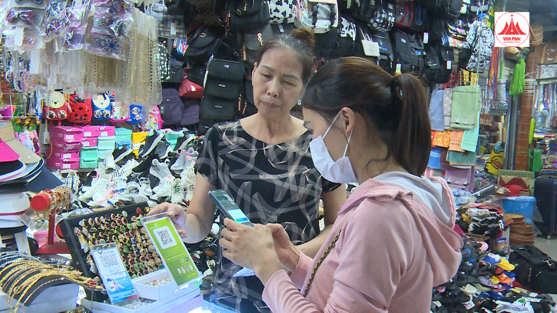 Đi chợ thời công nghệ số: Mua hàng thanh toán tiện lợi, an toàn